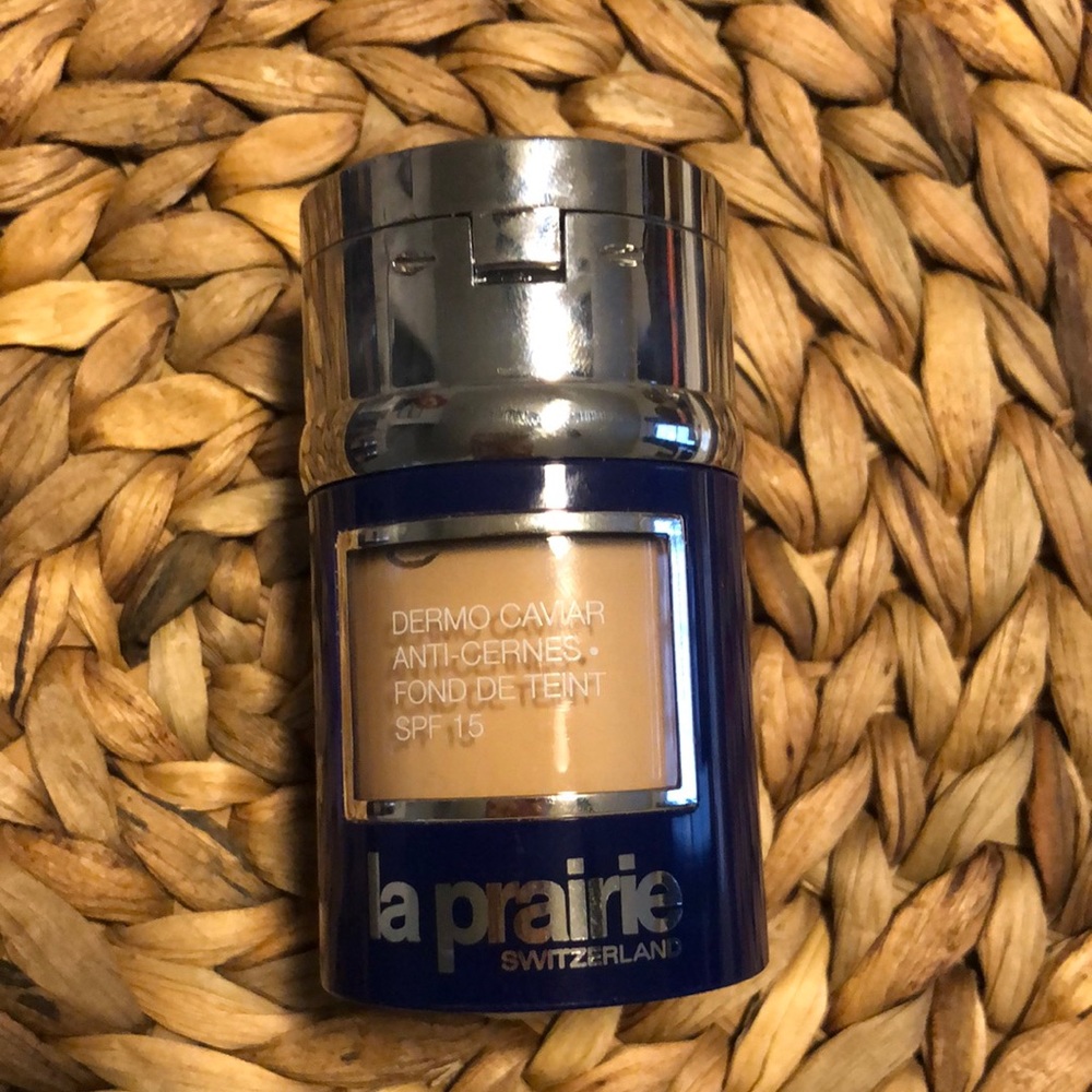 Women's concealer foundation